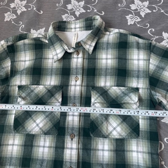 FINAL MARKDOWN Aritzia • Fisher Plaid Flannel Button Up Shirt • Medium - Picture 7 of 9